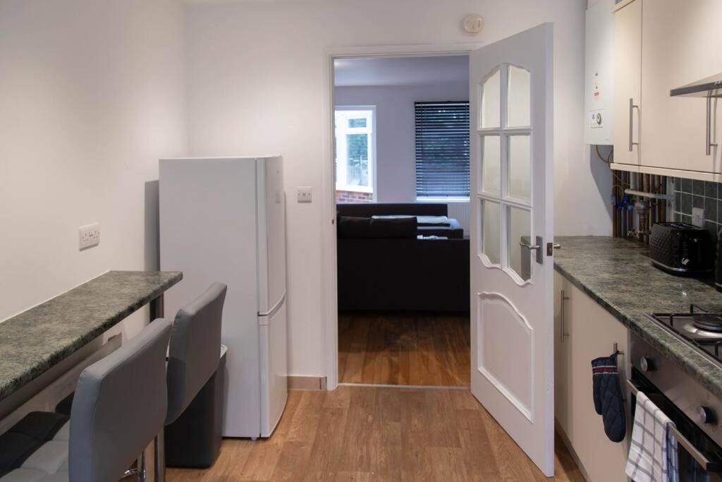 Apartment Spacious House In Brighton With Large Garden And Free Parking *